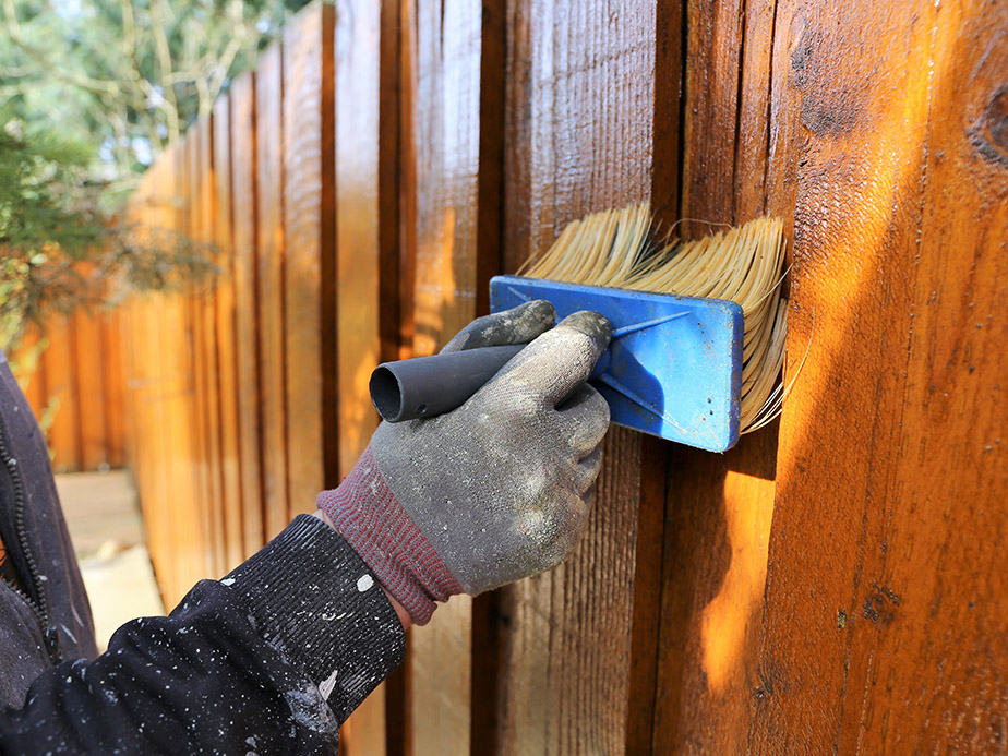 Staining & Sealing Fence Contractor in Grand Rapids