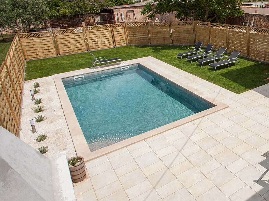 Pool Fence Example in Jenison Michigan